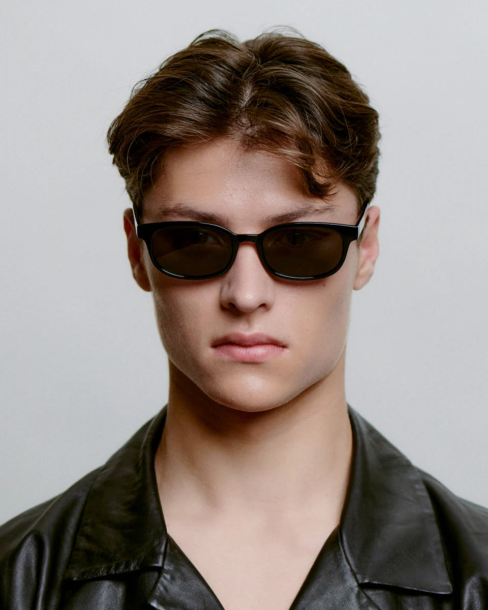 A.KJAeRBEDE_CHARLIE_KL2605_BLACK_FRONT_MAN_960x1200_crop_center.jpg