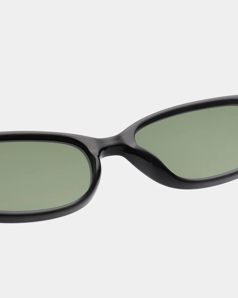 A.KJAERBEDE_MACY_KL2415_BLACK_INSIDE_960x1200_crop_center.jpg