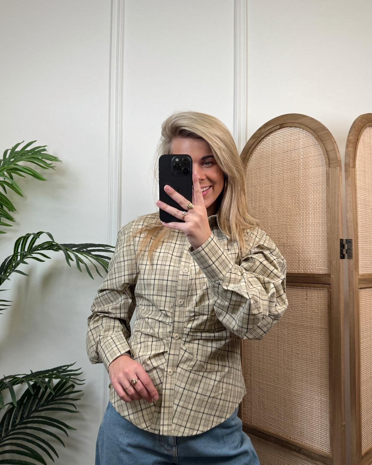 Ambika Geruite Blouse Amerie - Soft Beige/Grey
