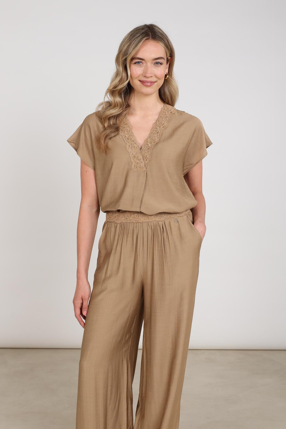 Nukus Top Marlijn NKS01122 - 64 Camel
