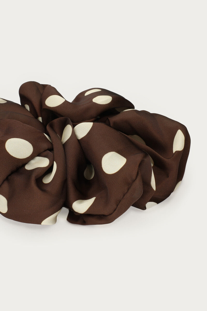 product_images-brown_polka_dot_scrunchie_mj15133-0100_close_up_1