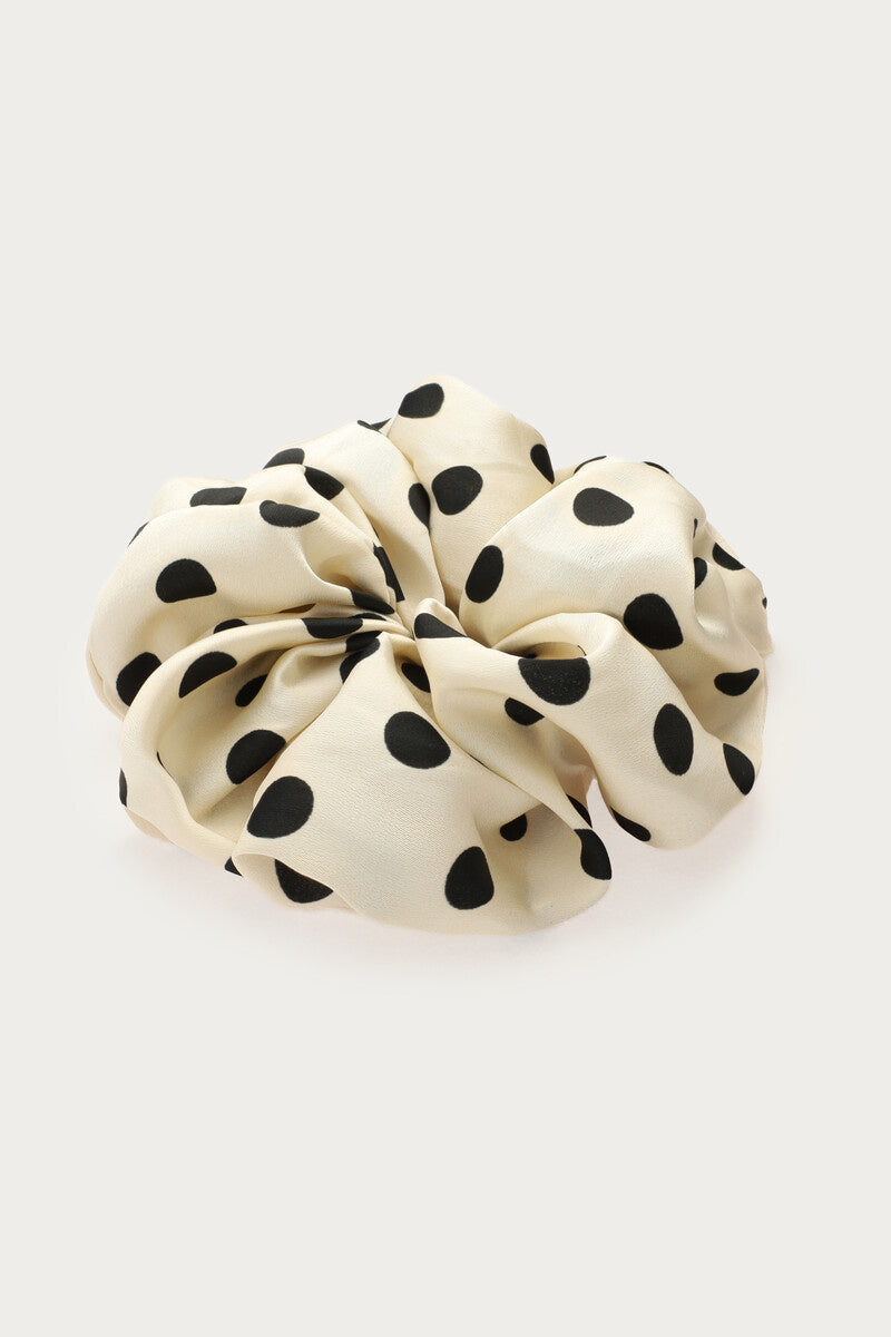product_images-white_polka_dot_scrunchie_mj15133-0900_side