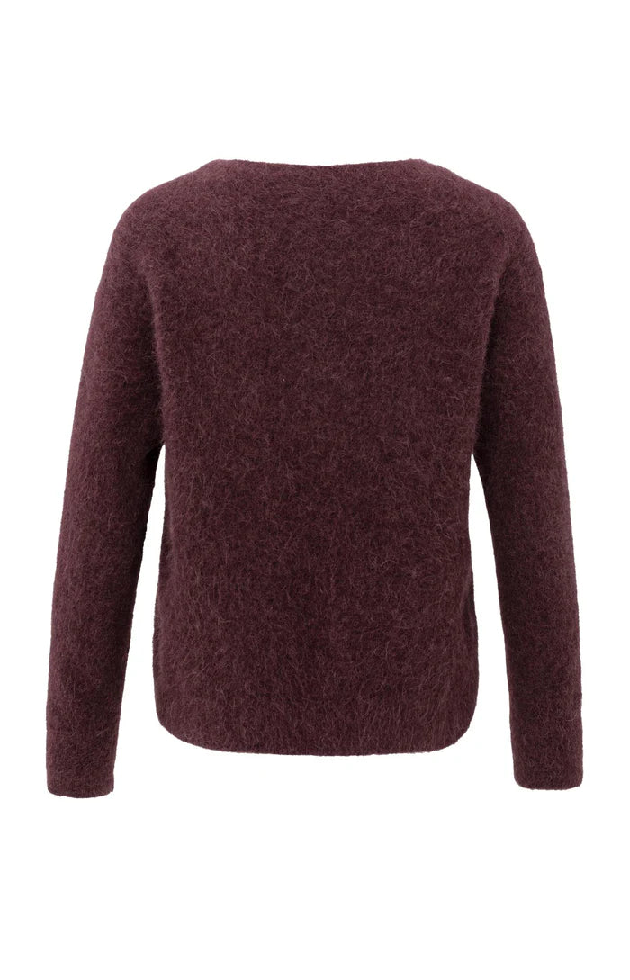 soft-v-neck-sweater-with-long-sleeves-2_c0338792-dd1b-43cf-afb6-9aae9b15b079