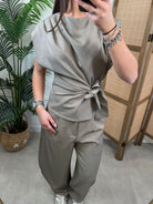 Taupe