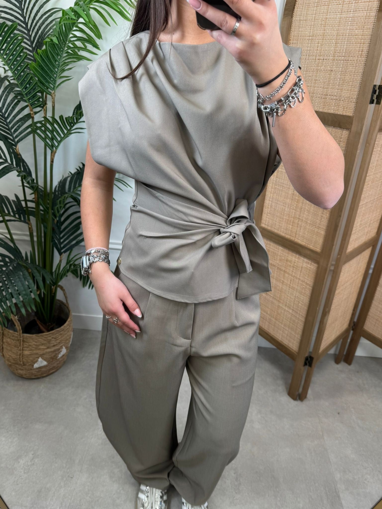 Taupe