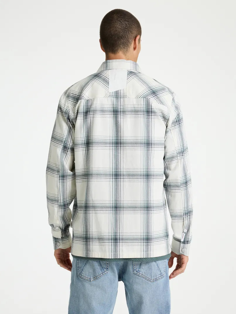 61120031-E11_chasin_back_1