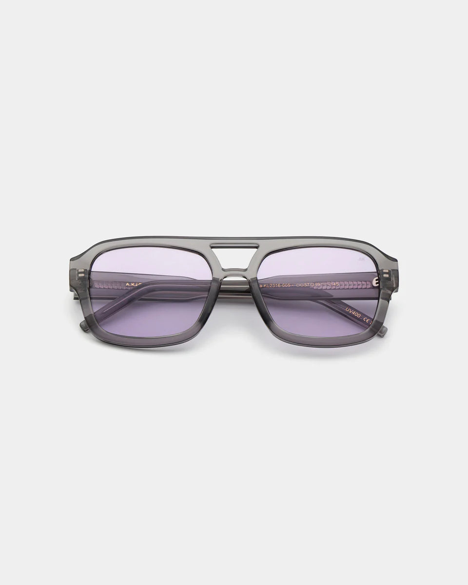 A.KJAERBEDE_KAYA_KL2316_GREY-TRANSPARENT_FLAT_960x1200_crop_center.jpg
