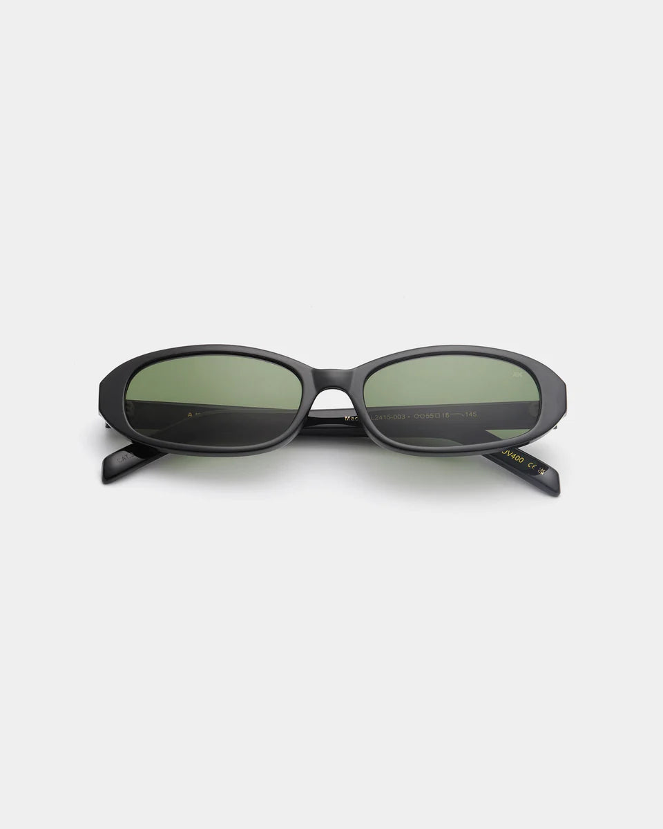 A.KJAERBEDE_MACY_KL2415_BLACK_FLAT_960x1200_crop_center.jpg