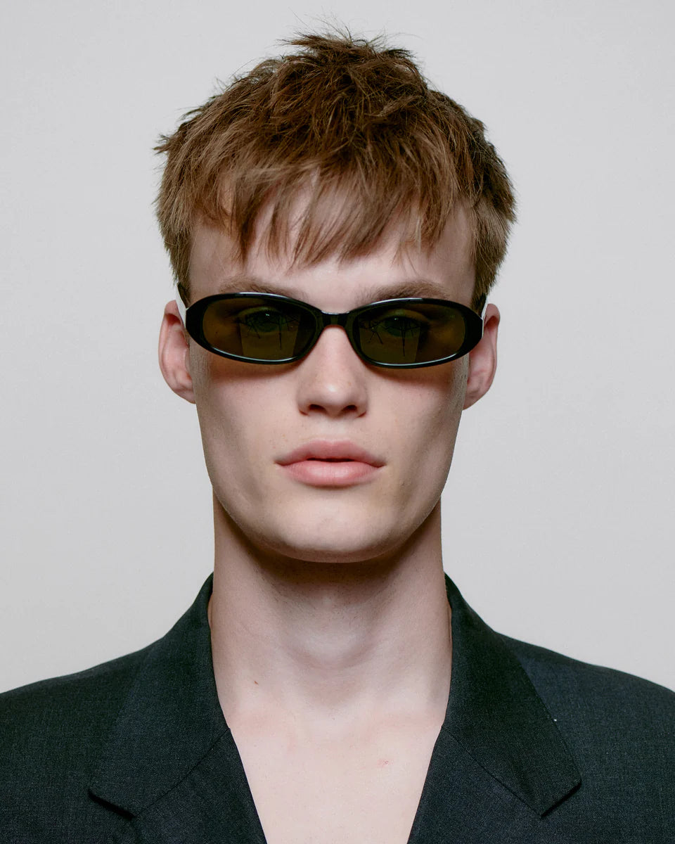 A.KJAERBEDE_MACY_KL2415_BLACK_FRONT_MAN_960x1200_crop_center.jpg