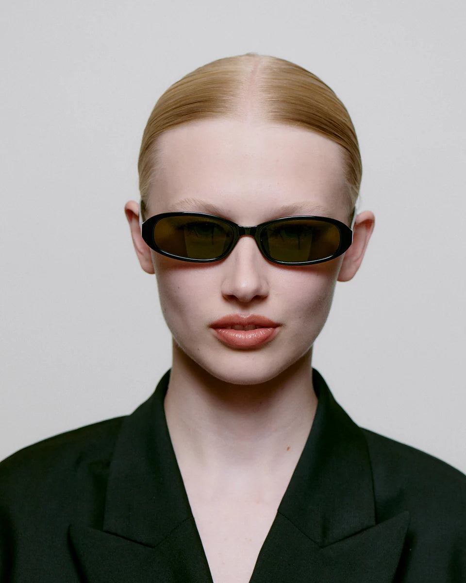 A.KJAERBEDE_MACY_KL2415_BLACK_FRONT_WOMAN_960x1200_crop_center.jpg