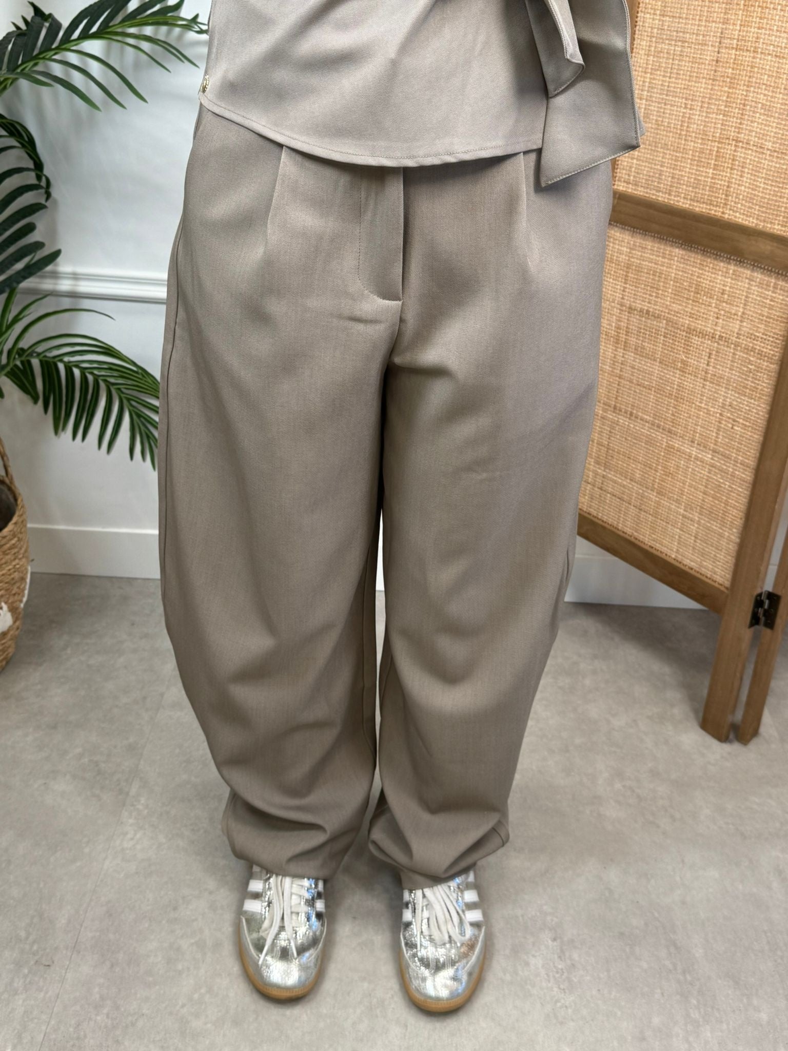 Taupe