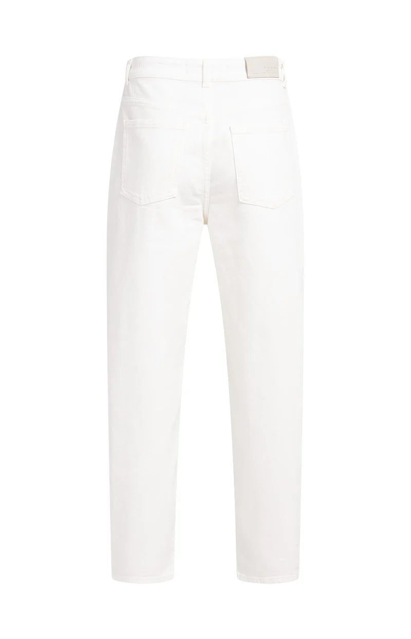 barrel-jeans-in-light-wash_319d80a4-566a-4bf9-8cfa-a1d672162443