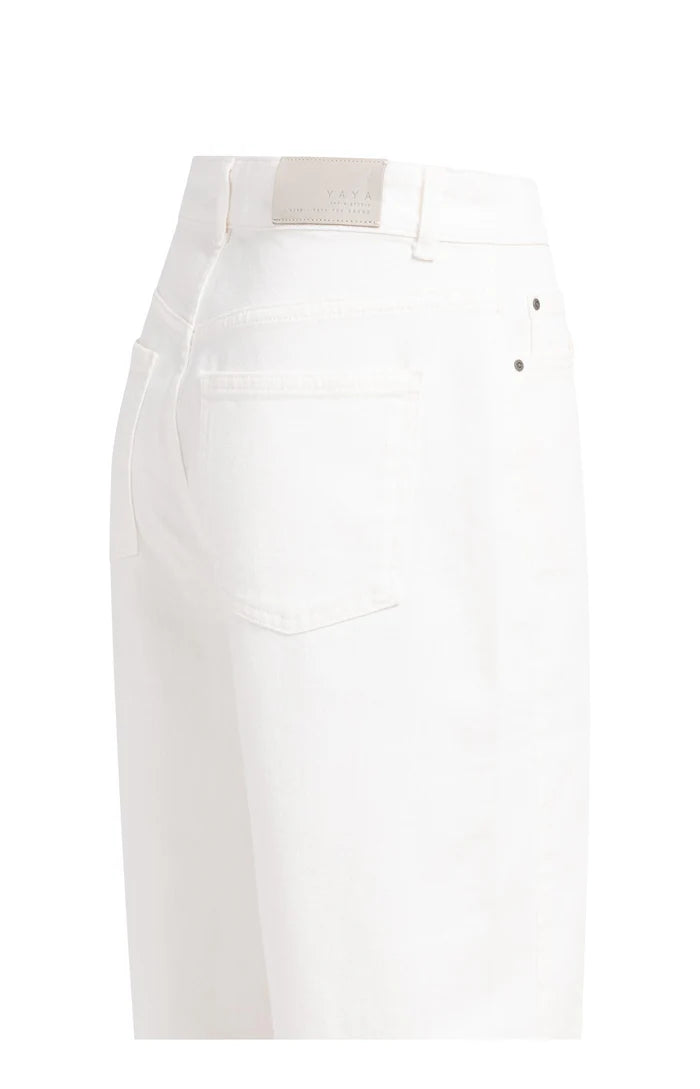 barrel-jeans-in-light-wash_83e81aae-5d17-4b20-b3e9-2c341ef95928