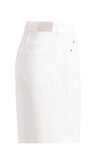 barrel-jeans-in-light-wash_83e81aae-5d17-4b20-b3e9-2c341ef95928
