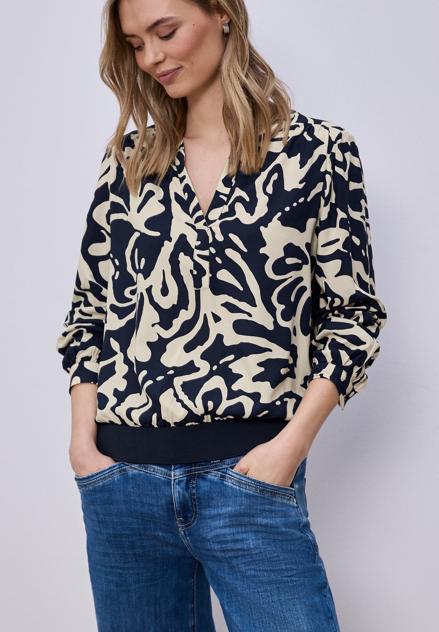 Blouse A346435  - 27502 Shadowed Navy