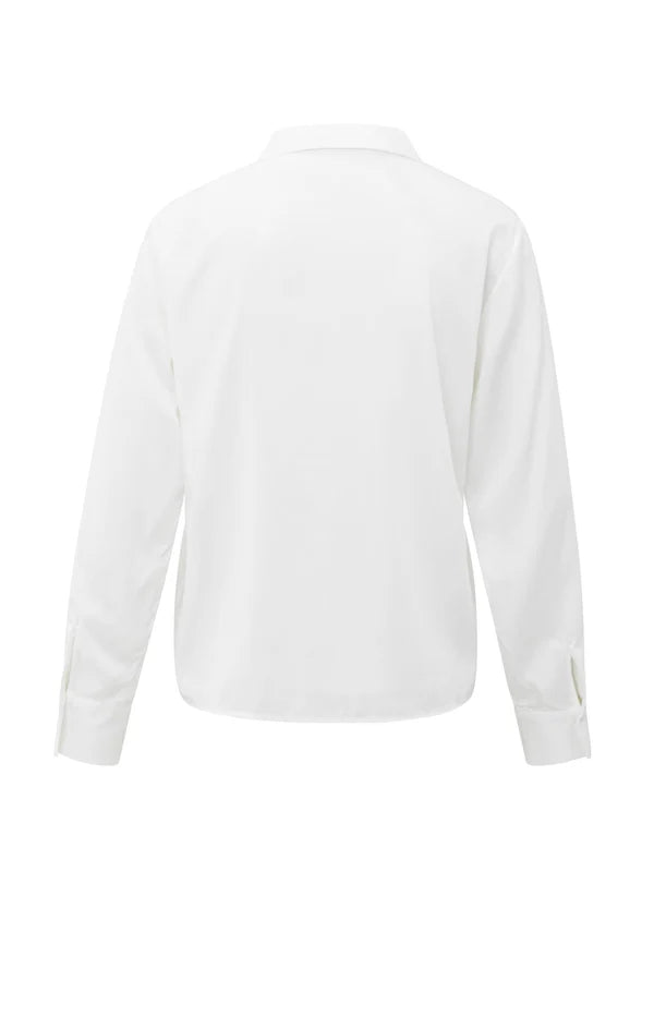 blouse-with-bow-detail-in-the-collar_125c2529-70bd-4d5a-8087-b4d4a9383916