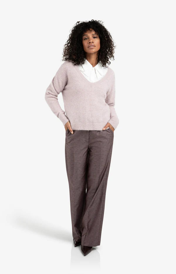 blouse-with-bow-detail-in-the-collar