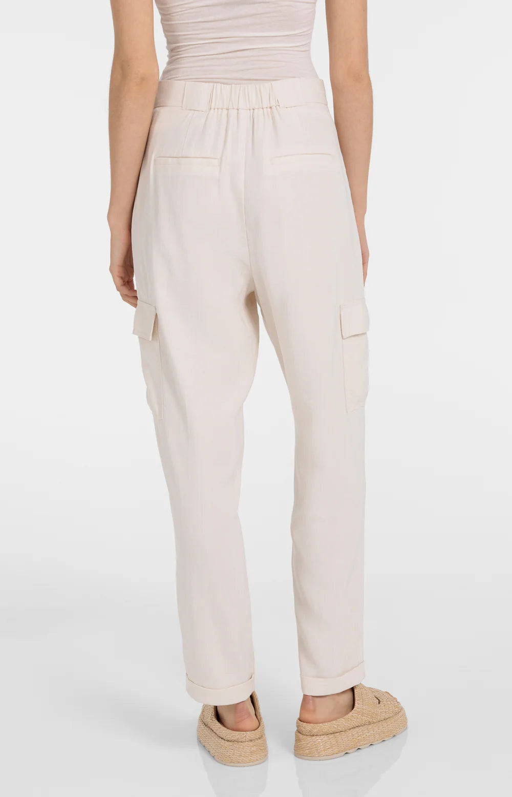 cargo-trousers-with-straight-legs-and-pleats_f254c05e-767d-4353-adc7-9c9b72a980e7.jpg