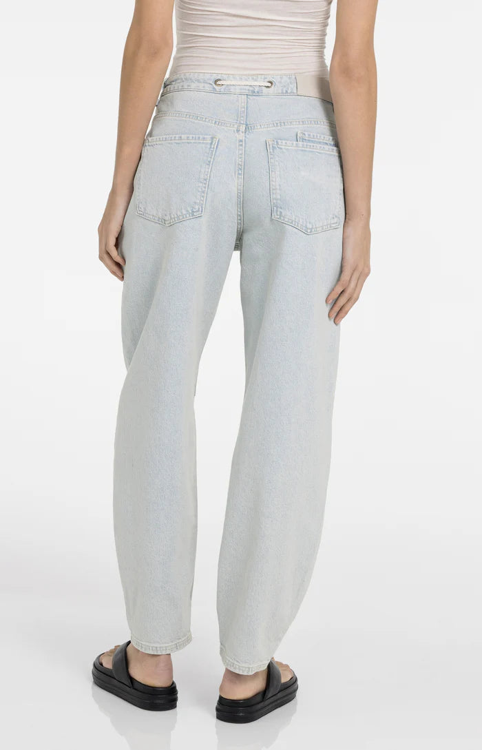 colored-denim-with-drawstring_7e465548-46ac-45cd-914c-2b81b628abf4