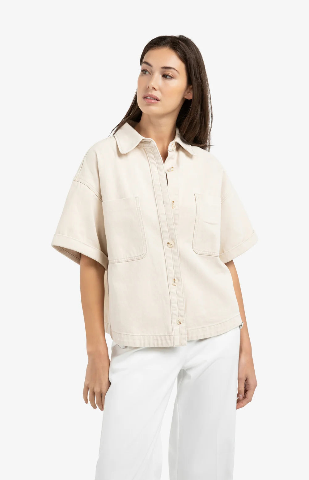denim-jacket-with-short-sleeves-and-patch-pockets_365442f3-8537-42d3-b2d3-b0f0f824acd1.jpg