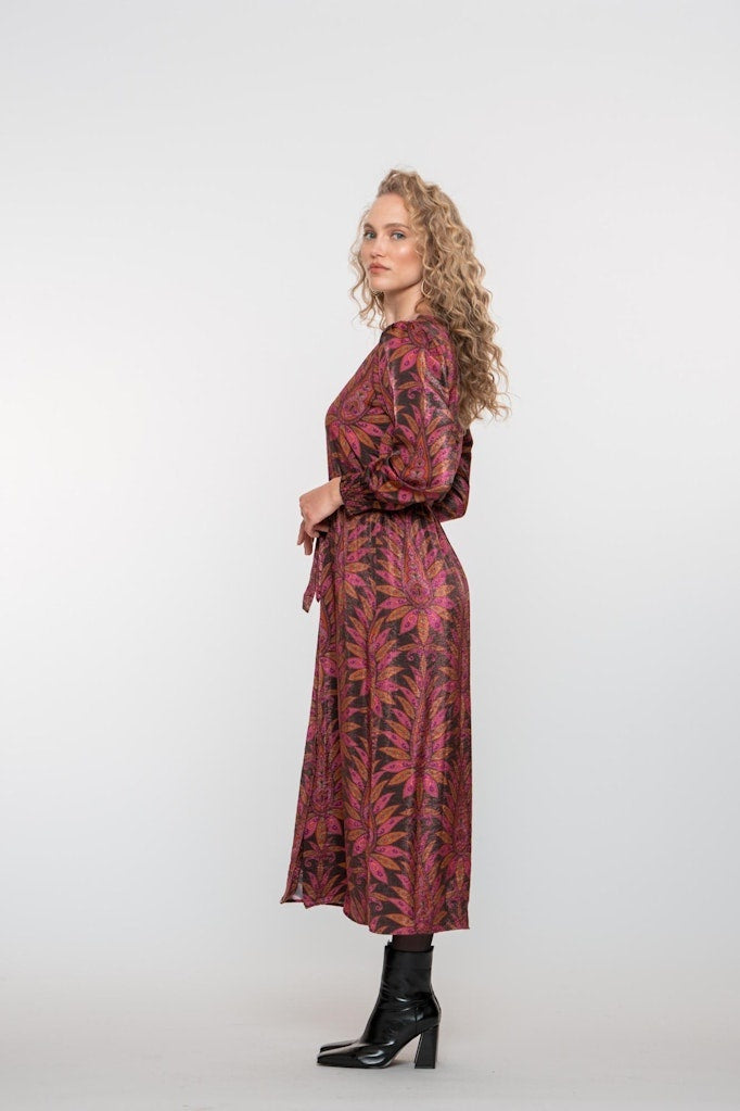Geisha Jurk 57811-20 - 480 Burgundy/Fuchsia