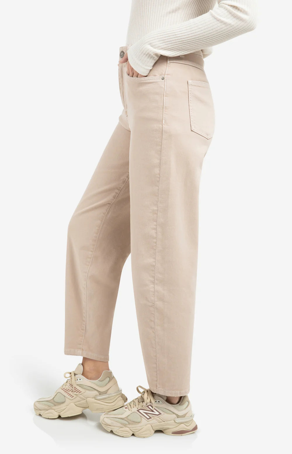 high-waist-beige-jeans-with-loose-fit_e92e75ca-fd9a-4ea2-a645-104a454c3a87.jpg