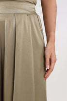 Juna_pants_army_5.jpg