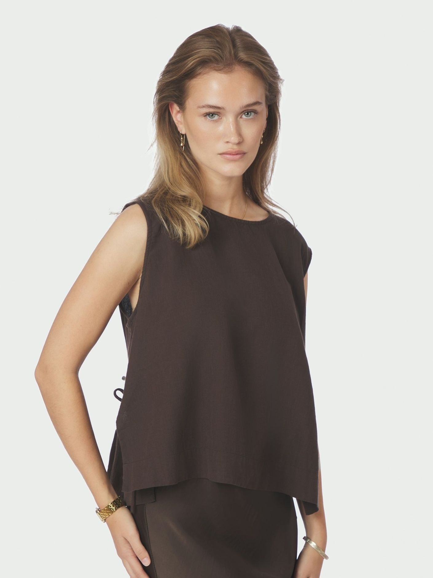 Neo Noir Top Svetlana Linen 159947 - 676 Dark Brown