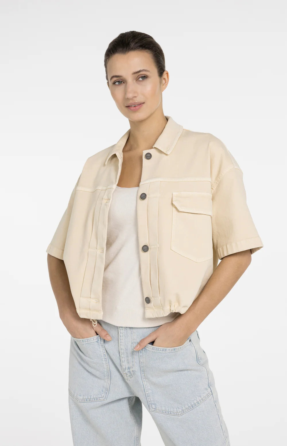 oversized-denim-worker-jacket-with-short-sleeves-1_319747ae-7b47-4d3e-a0c9-3a1054e7ec39.jpg