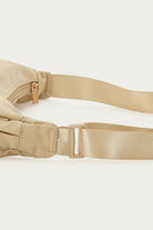 product_images-beige_basic_large_crossbody_bag_mj15800-0110_closeup_1