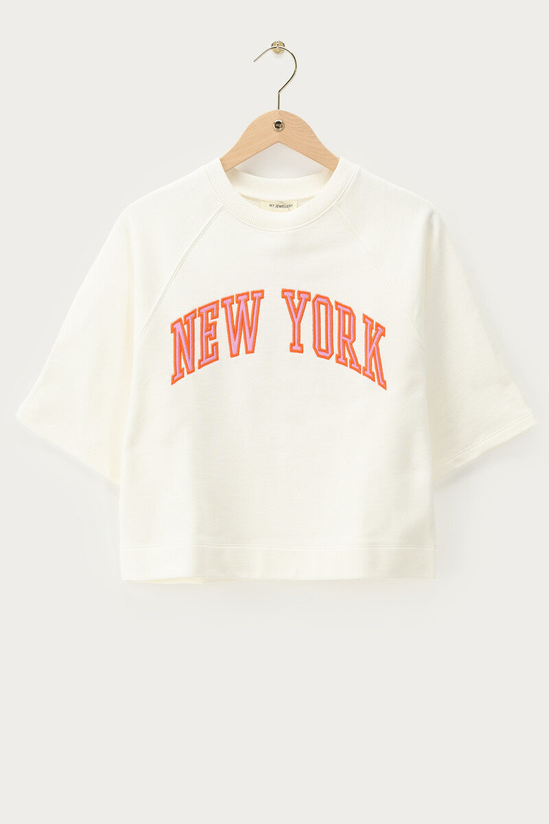 product_images-white_short-sleeved_sweater_22new_york_22_mj15766-0900_front_on_hanger