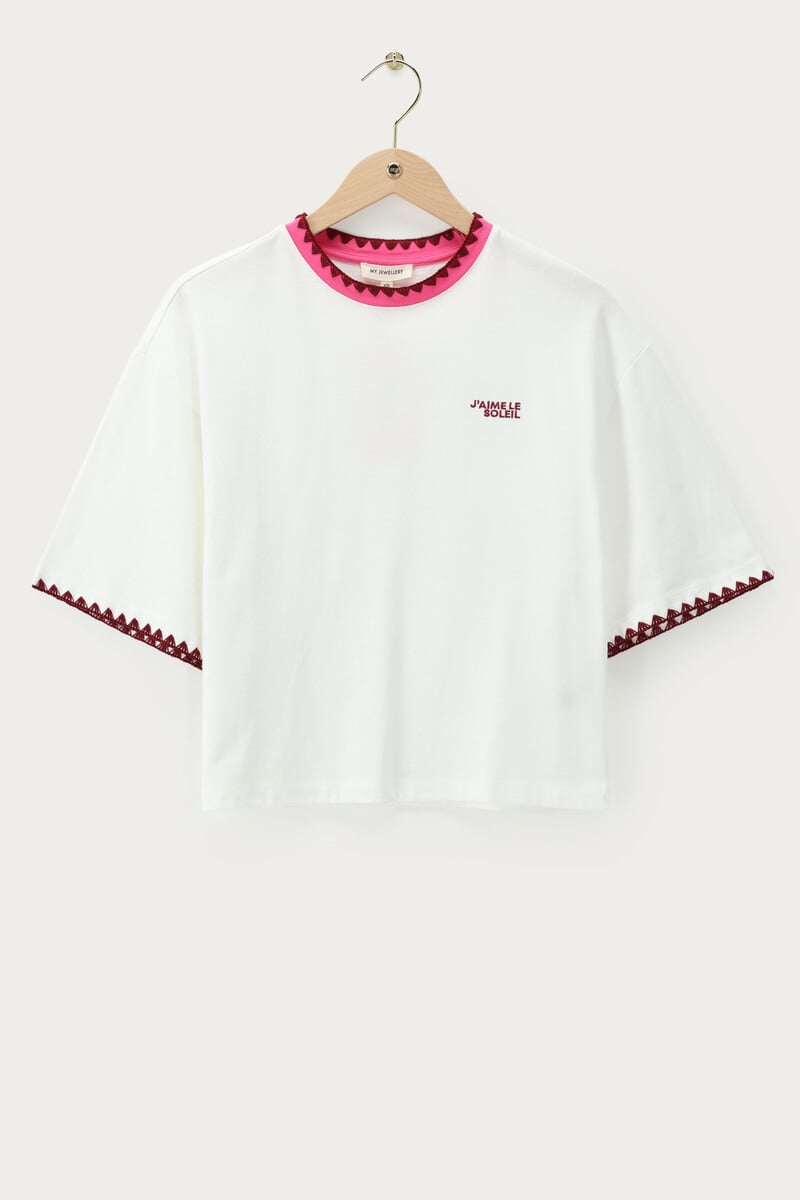 product_images-white_t-shirt_22j_aime_le_soleil_22_mj16057-0900_front_on_hanger