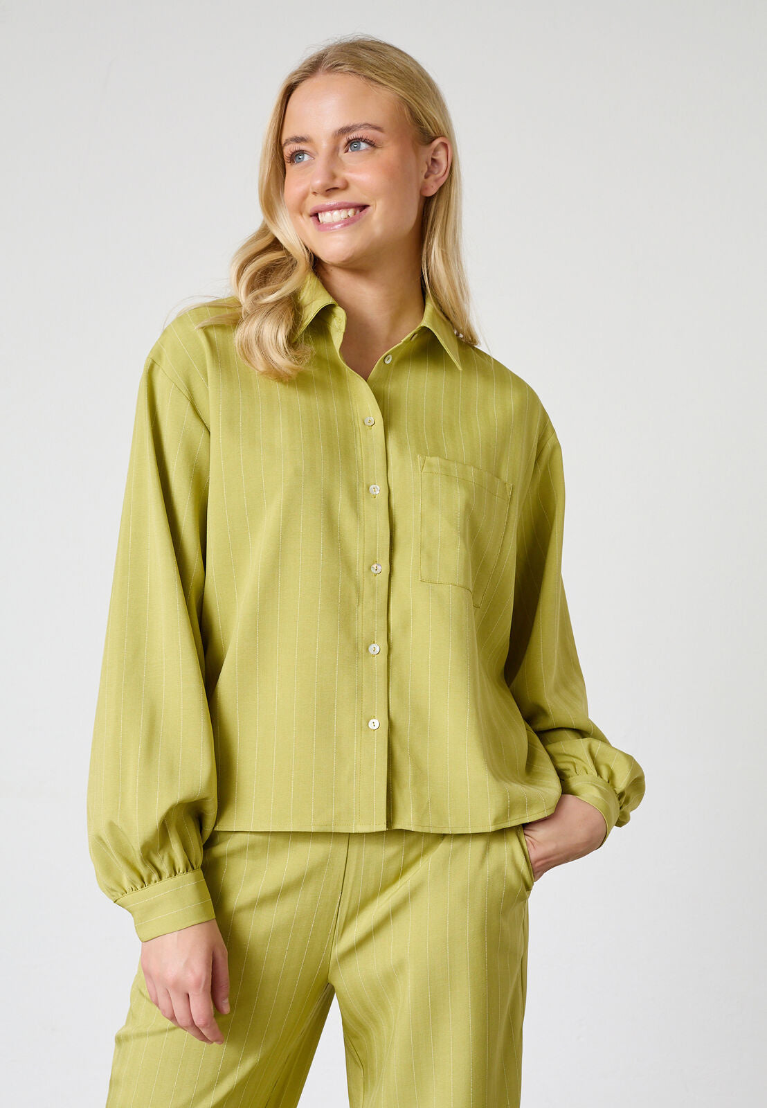 Sisters Point Blouse Verina-Sh3 19504  - 330 Lime Pinstripe
