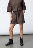 Sisters Point Short ELLA-SHO17 - Dark Chocolate
