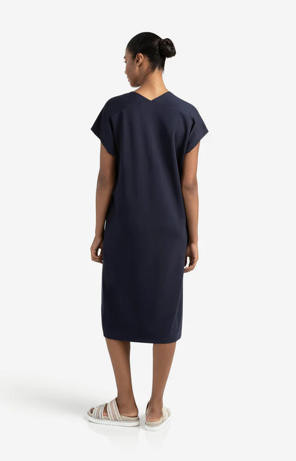 sleeveless-dress-with-double-v-neck-and-front-slit_a16e6bb7-86ae-4818-bb8d-92b890fcec7d