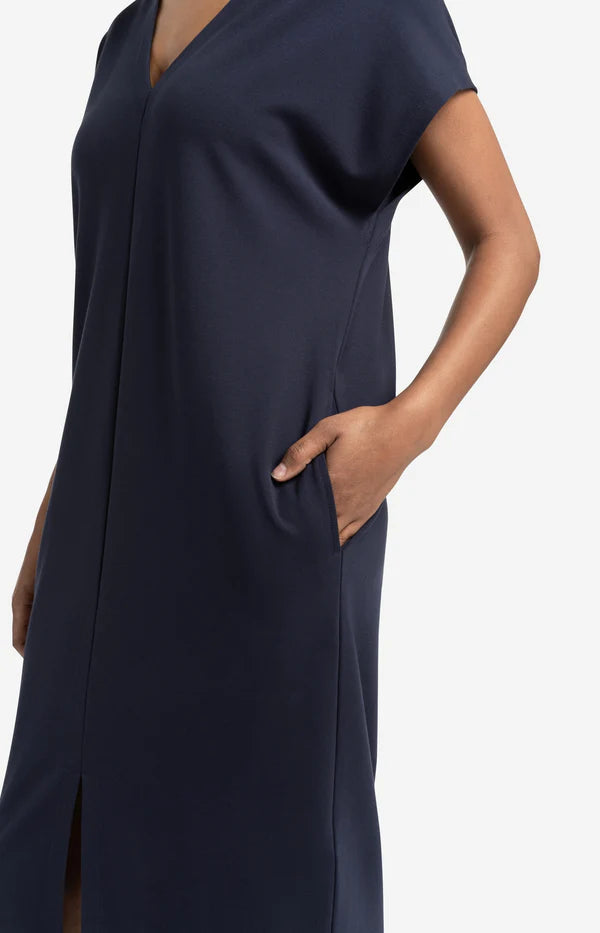 sleeveless-dress-with-double-v-neck-and-front-slit_22704e80-b2d4-48e5-a2c9-53d28d9d58ad