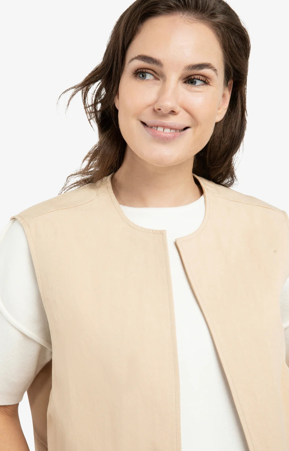 sleeveless-summer-jacket-with-drawstrings_d3f328ca-02f2-4e75-ab87-4e1644fd7319.jpg