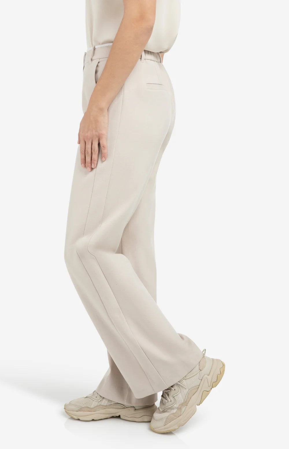 soft-woven-trousers-with-wide-legs-and-elastic-hem_731ce59b-53f8-4169-a2ac-30b7dbb2a758.jpg