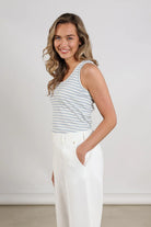 Steffie_singlet_offwhite_cloudy_2