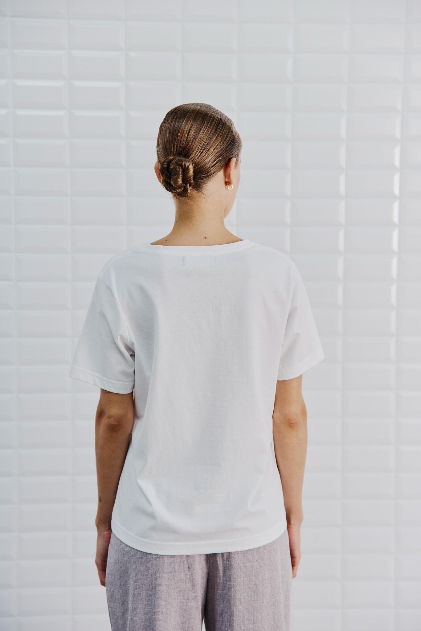 Wblgabriella_Ss_V_neck_Tee_Cloud9-1