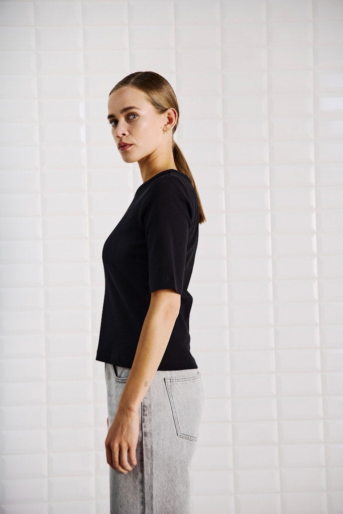 WITHBLACK_AW26_black_00001273 (2)