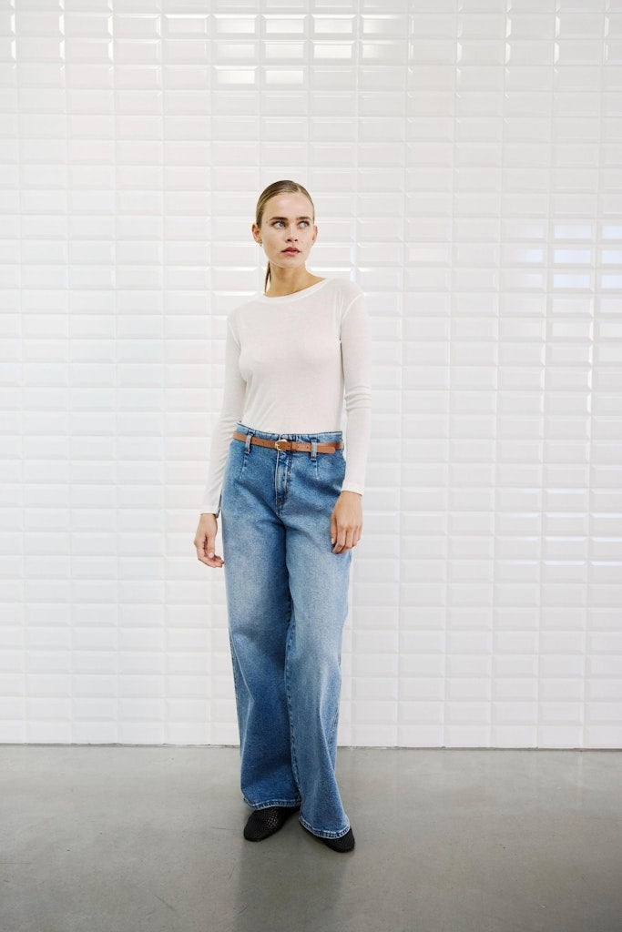 WITHBLACK_AW26_cloud-white_00000571