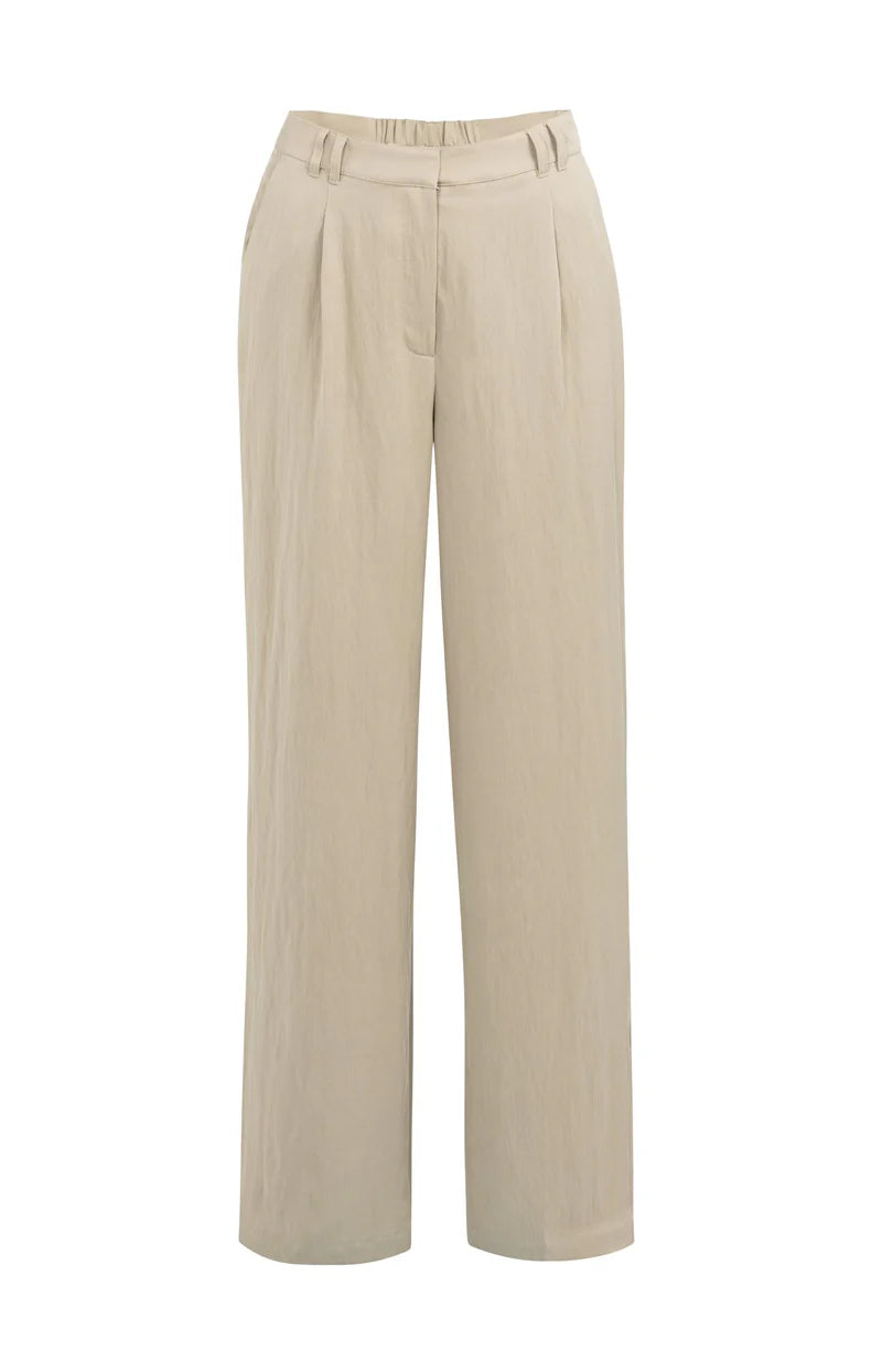 woven-wide-leg-trousers-with-pleats-l32_85cff288-4f29-4b9d-b359-e0017d7d0b0c