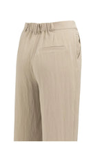 woven-wide-leg-trousers-with-pleats-l32_bb16f043-28ed-4537-9526-e20fc4ffe6fa