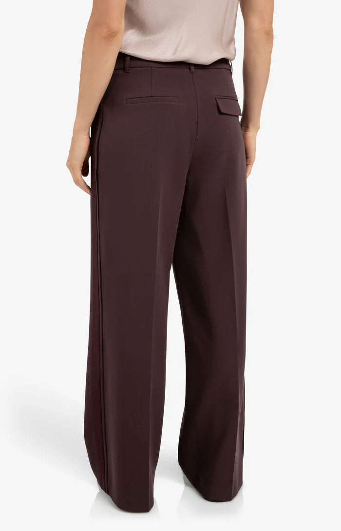 woven-wide-leg-trousers-with-satin-side-tape-1_e1e62d50-0583-4321-8cdc-107f93e26aa5